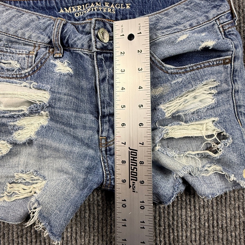 American Eagle Tomgirl Womens Size 4 Distressed Denim Shorts Blue 1572-8904-431 - Picture 4 of 13